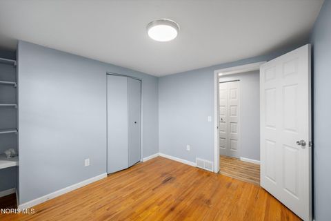 Tiny photo for 2073 Grange Street, Oregon, OH 43616 (MLS # 10007068)