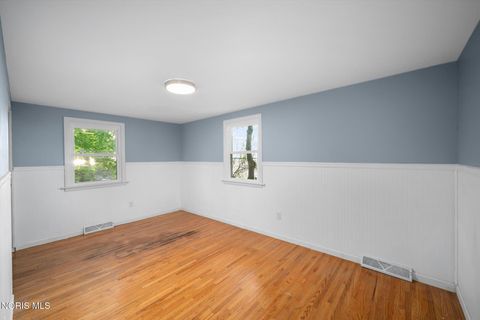 Tiny photo for 2073 Grange Street, Oregon, OH 43616 (MLS # 10007068)
