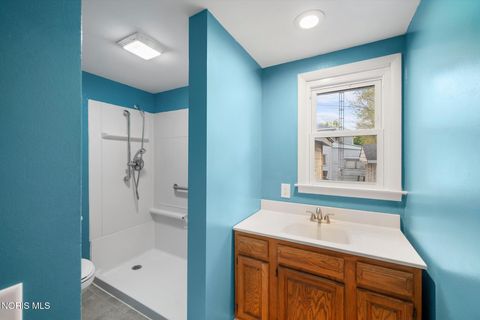 Tiny photo for 2073 Grange Street, Oregon, OH 43616 (MLS # 10007068)
