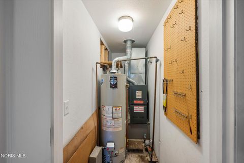Tiny photo for 2073 Grange Street, Oregon, OH 43616 (MLS # 10007068)