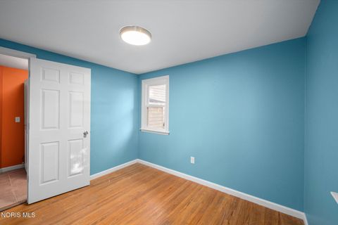Tiny photo for 2073 Grange Street, Oregon, OH 43616 (MLS # 10007068)