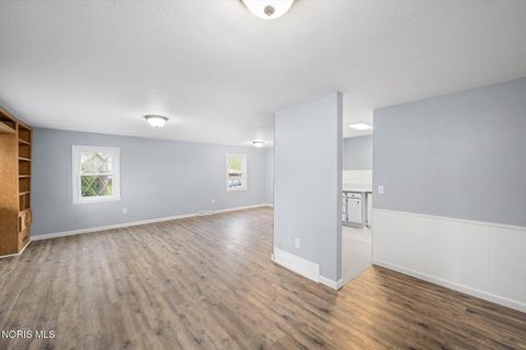 Tiny photo for 2073 Grange Street, Oregon, OH 43616 (MLS # 10007068)