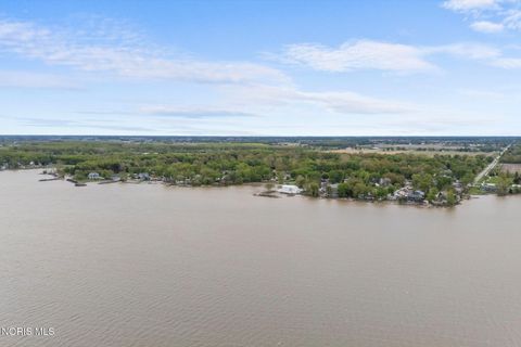 Tiny photo for 2073 Grange Street, Oregon, OH 43616 (MLS # 10007068)