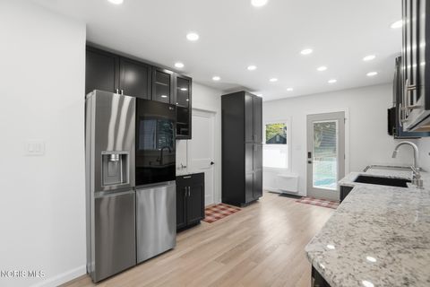 Tiny photo for 1209 S Main Street, Findlay, OH 45840 (MLS # 10006863)