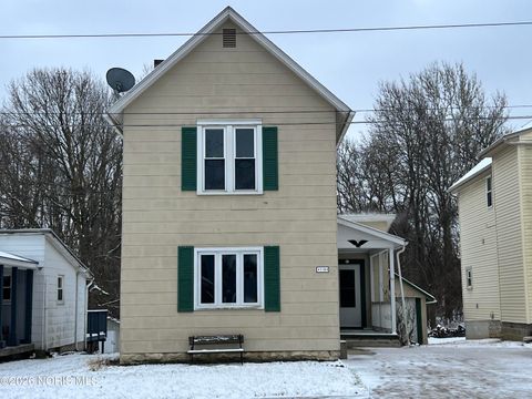 Photo of 118 Hancock Street, Tiffin, OH 44883 (MLS # 10003725)