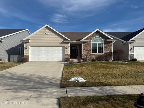 Photo of 622 Meadowland Trail, Toledo, OH 43615 (MLS # 10002936)