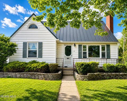 Photo of 213 E Gerhart Street, Edgerton, OH 43517 (MLS # 10007229)