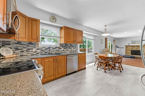 Tiny photo for 4575 River Road, Toledo, OH 43614 (MLS # 10008789)