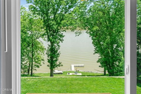 Tiny photo for 4575 River Road, Toledo, OH 43614 (MLS # 10008789)