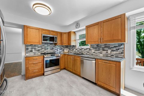 Tiny photo for 4575 River Road, Toledo, OH 43614 (MLS # 10008789)