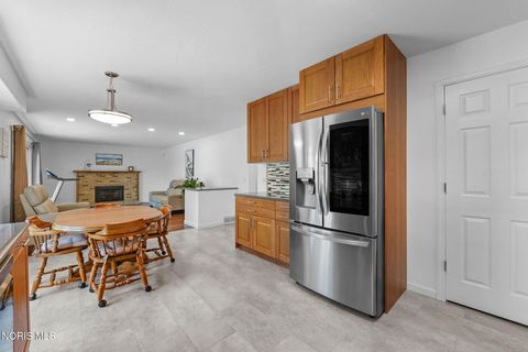 Tiny photo for 4575 River Road, Toledo, OH 43614 (MLS # 10008789)