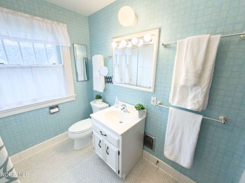 Tiny photo for 3330 Pelham Road, Ottawa Hills, OH 43606 (MLS # 10005843)