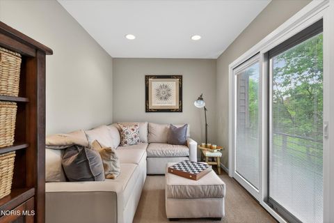 Tiny photo for 4341 Indian Road, Ottawa Hills, OH 43615 (MLS # 10007238)