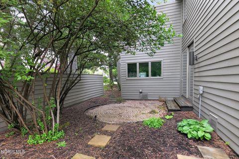 Tiny photo for 4341 Indian Road, Ottawa Hills, OH 43615 (MLS # 10007238)