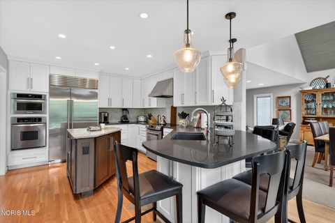Tiny photo for 4341 Indian Road, Ottawa Hills, OH 43615 (MLS # 10007238)