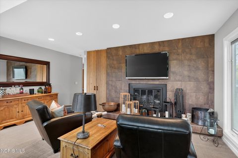 Tiny photo for 4341 Indian Road, Ottawa Hills, OH 43615 (MLS # 10007238)