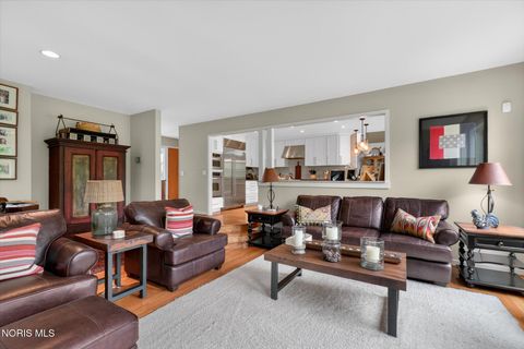 Tiny photo for 4341 Indian Road, Ottawa Hills, OH 43615 (MLS # 10007238)