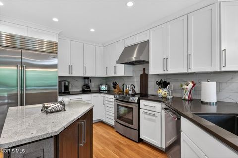 Tiny photo for 4341 Indian Road, Ottawa Hills, OH 43615 (MLS # 10007238)