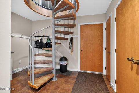 Tiny photo for 4341 Indian Road, Ottawa Hills, OH 43615 (MLS # 10007238)