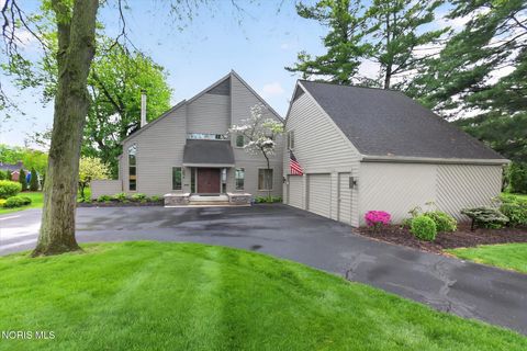 Photo of 4341 Indian Road, Ottawa Hills, OH 43615 (MLS # 10007238)