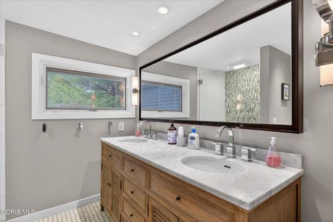 Tiny photo for 4341 Indian Road, Ottawa Hills, OH 43615 (MLS # 10007238)