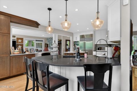 Tiny photo for 4341 Indian Road, Ottawa Hills, OH 43615 (MLS # 10007238)