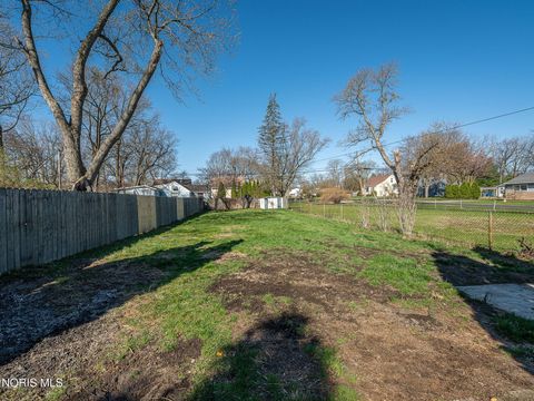 Tiny photo for 5265 Douglas Road, Toledo, OH 43613 (MLS # 10006239)