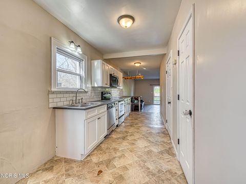 Tiny photo for 5265 Douglas Road, Toledo, OH 43613 (MLS # 10006239)