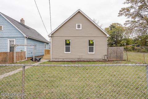 Tiny photo for 2422 N Ontario Street, Toledo, OH 43611 (MLS # 10002953)