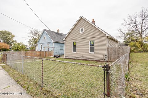 Tiny photo for 2422 N Ontario Street, Toledo, OH 43611 (MLS # 10002953)
