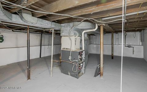 Tiny photo for 2422 N Ontario Street, Toledo, OH 43611 (MLS # 10002953)