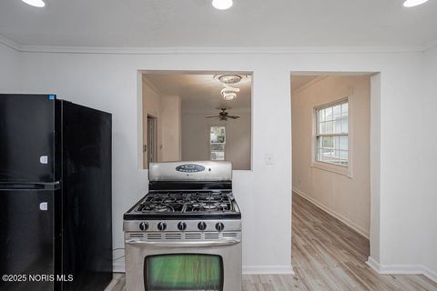 Tiny photo for 2422 N Ontario Street, Toledo, OH 43611 (MLS # 10002953)