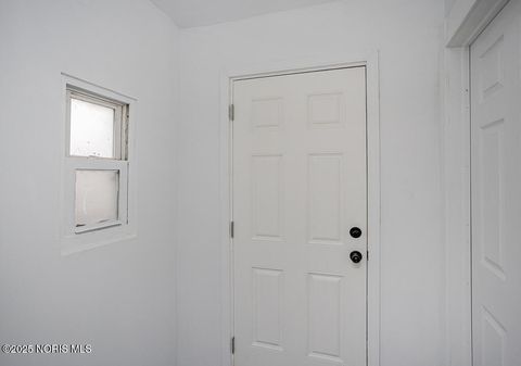 Tiny photo for 2422 N Ontario Street, Toledo, OH 43611 (MLS # 10002953)