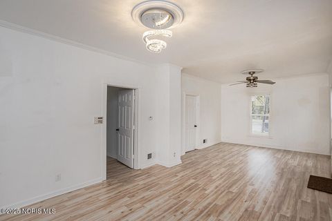 Tiny photo for 2422 N Ontario Street, Toledo, OH 43611 (MLS # 10002953)