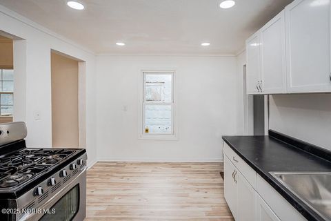 Tiny photo for 2422 N Ontario Street, Toledo, OH 43611 (MLS # 10002953)