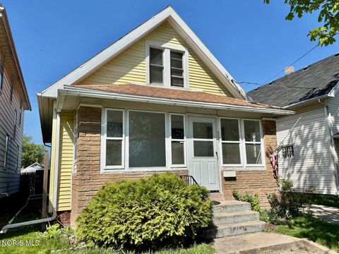 Photo of 353 Milford Street, Toledo, OH 43605 (MLS # 10006701)