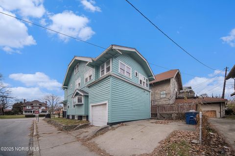 Tiny photo for 2716 Collingwood Boulevard, Toledo, OH 43610 (MLS # 10002044)