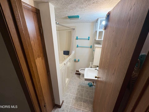 Tiny photo for 3412 King Road, Toledo, OH 43617 (MLS # 10012371)