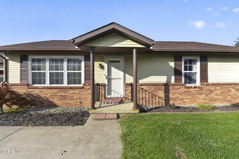 Tiny photo for 7 Edith Court, Bowling Green, OH 43402 (MLS # 10014524)