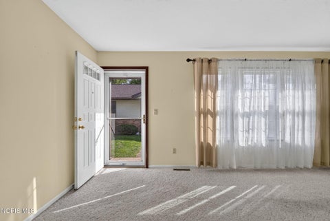 Tiny photo for 7 Edith Court, Bowling Green, OH 43402 (MLS # 10014524)