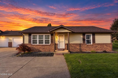 Photo of 7 Edith Court, Bowling Green, OH 43402 (MLS # 10014524)