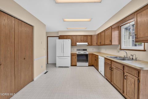 Tiny photo for 7 Edith Court, Bowling Green, OH 43402 (MLS # 10014524)