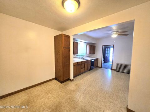 Tiny photo for 319 White Street, Toledo, OH 43605 (MLS # 10003224)