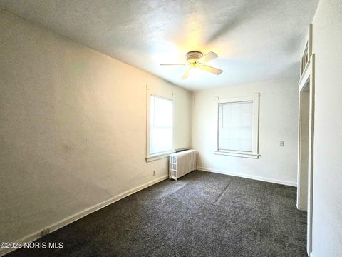 Tiny photo for 319 White Street, Toledo, OH 43605 (MLS # 10003224)