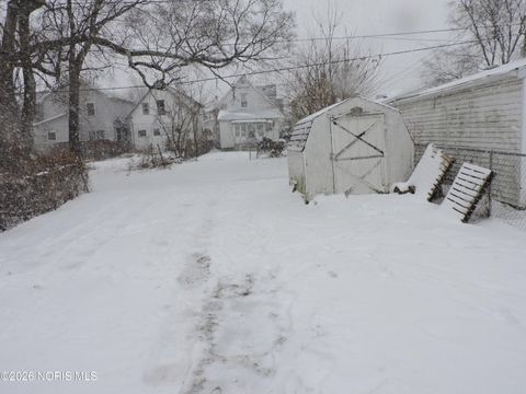 Tiny photo for 319 White Street, Toledo, OH 43605 (MLS # 10003224)