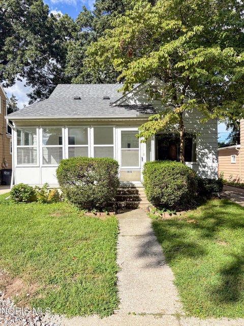 Photo of 3935 Buell Avenue, Toledo, OH 43613 (MLS # 10013100)