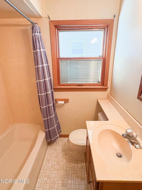 Tiny photo for 3935 Buell Avenue, Toledo, OH 43613 (MLS # 10013100)
