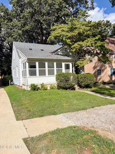 Tiny photo for 3935 Buell Avenue, Toledo, OH 43613 (MLS # 10013100)