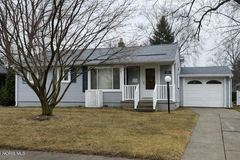 Photo of 1531 Bradmore Drive, Toledo, OH 43612 (MLS # 10004820)