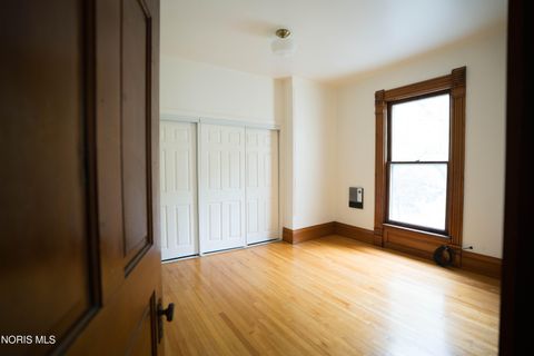Tiny photo for 2401 Robinwood Avenue, Toledo, OH 43620 (MLS # 10008198)